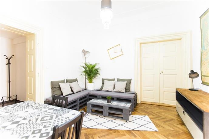 프라이데이 송, Friday Songs