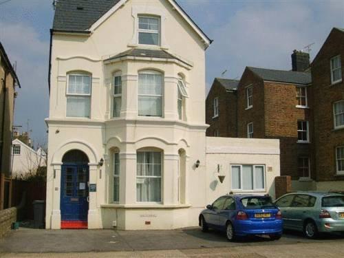 Queens Lodge Guest House Worthing