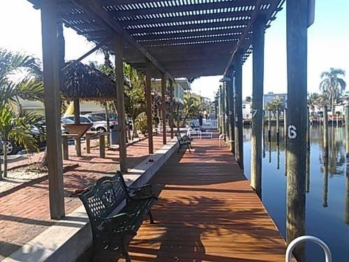 Shipwreck Motel Fort Myers Beach Compare Deals About Shipwreck Motel