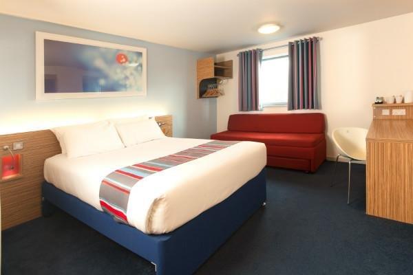Travelodge London Clapham Junction Hotel Compare Deals About Travelodge London Clapham Junction Hotel