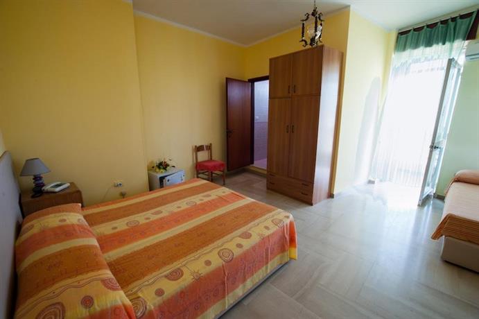 Hotel Sara Santa Maria al Bagno, Nardò: confronta le offerte Hotel Sara Santa Maria al Bagno, Nardò: confronta le offerte