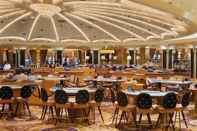 Caesars palace las vegas host