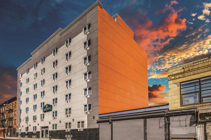La Quinta Inn & Suites Brooklyn Central