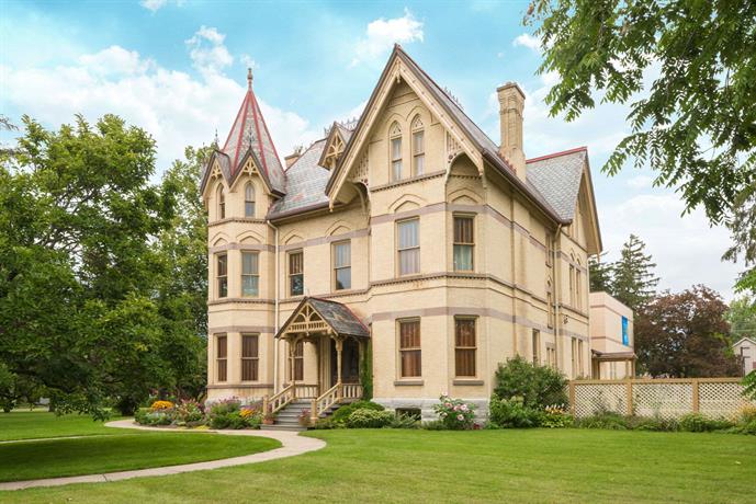 Find Hotel In Annandale National Historic Site Deals And Howard Johnson Inn Tillsonburg