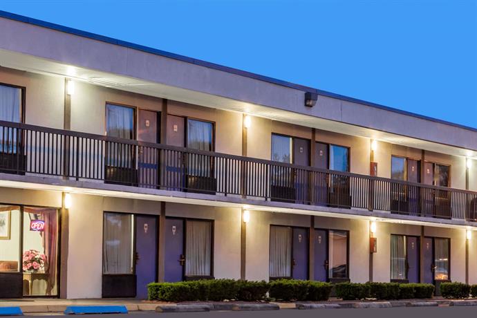 Red Roof Inn Fredericksburg South Compare Deals