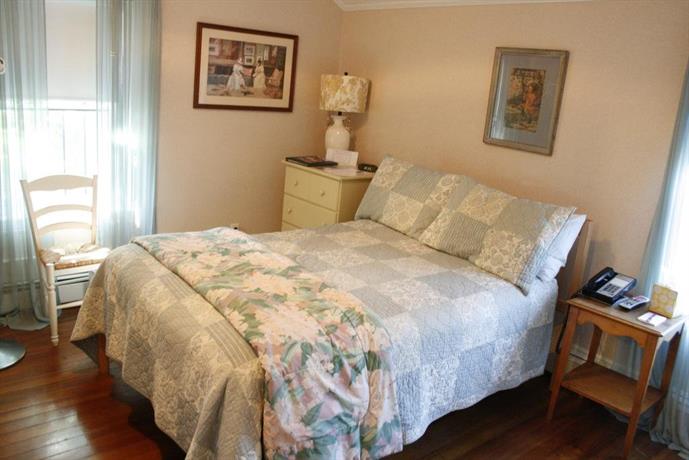 Coolidge Corner Guest House Boston Compare Deals About Coolidge Corner Guest House