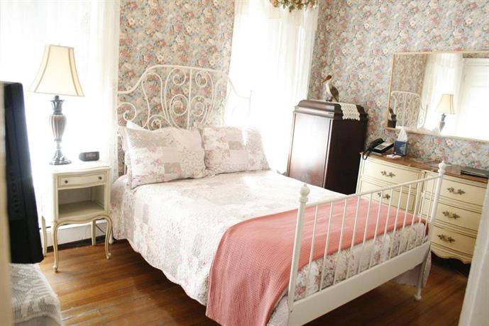 Coolidge Corner Guest House Boston Compare Deals About Coolidge Corner Guest House