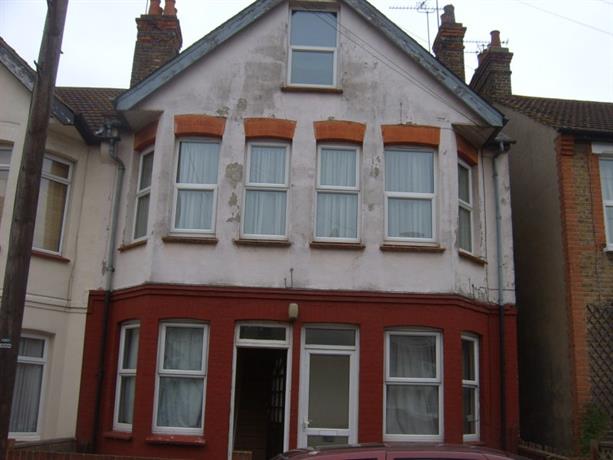 Homestay in Southend-on-Sea near Palace Theatre