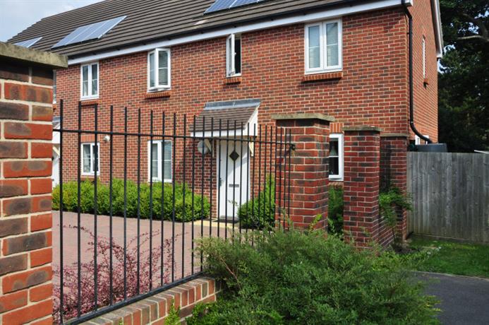 Homestay in Chichester near Fishbourne Railway Station