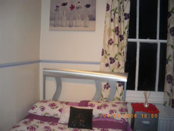 Homestay in North Kensington near Kensal Green Cemetery