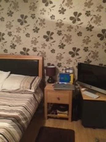 Homestay in Wembley near BAPS Shri Swaminarayan Mandir