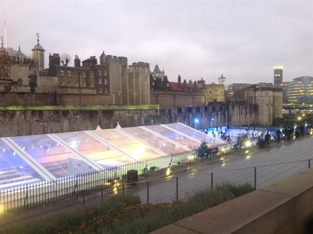 Homestay in Epsom near Stoneleigh Railway Station