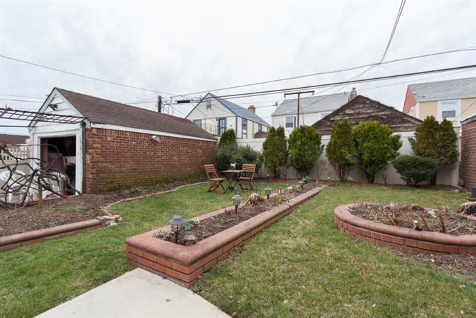 Homestay in Cambria Heights near Saint Albans Lirr Station