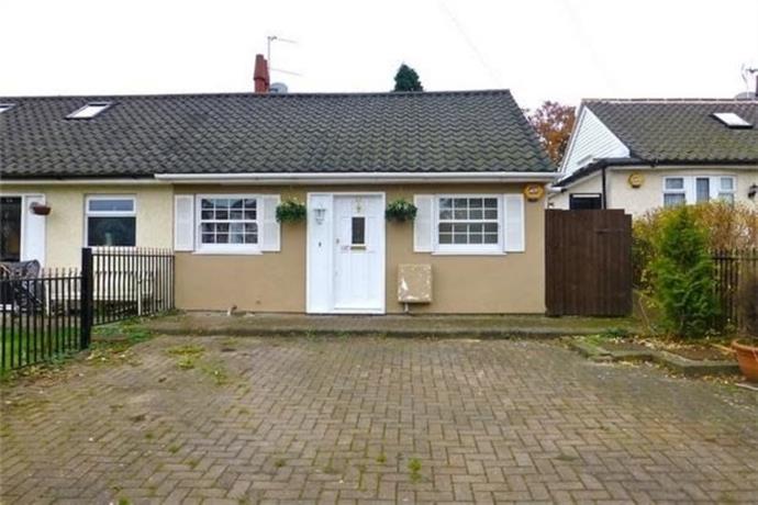 Homestay in Buckhurst Hill near Saint James' United Reformed Church
