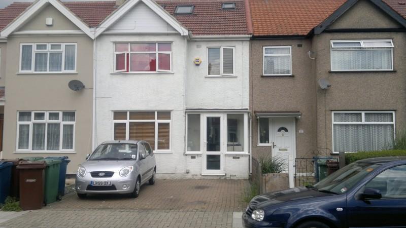 Homestay in Harrow near Kingsbury Tube Station