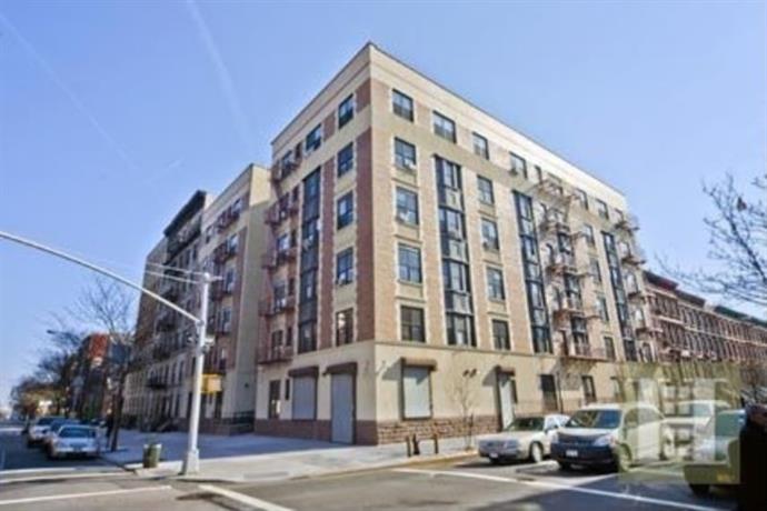 Homestay in East Harlem near Marcus Garvey Park
