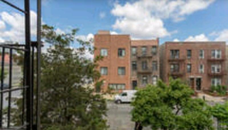 Homestay in Astoria near Astoria Center of Israel