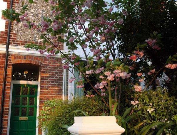 Homestay in Brighton near Brighton Buddhist Centre