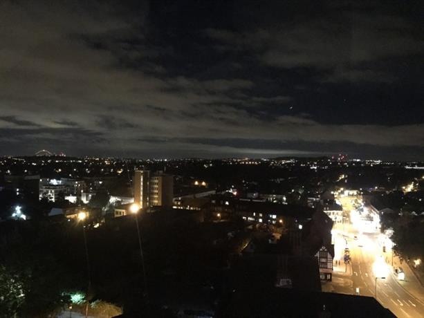 Homestay in Edgware near Burnt Oak Tube Station