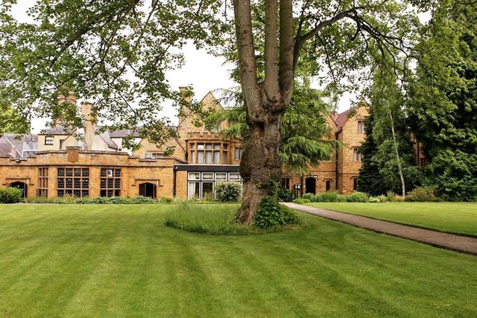 Mercure Banbury Whately Hall Hotel Parking Mercure Banbury Whately Hall Hotel Parking