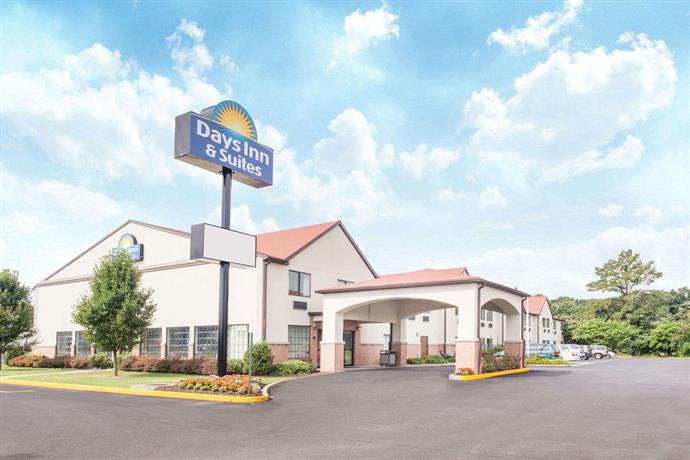 Days Inn & Suites Seaford