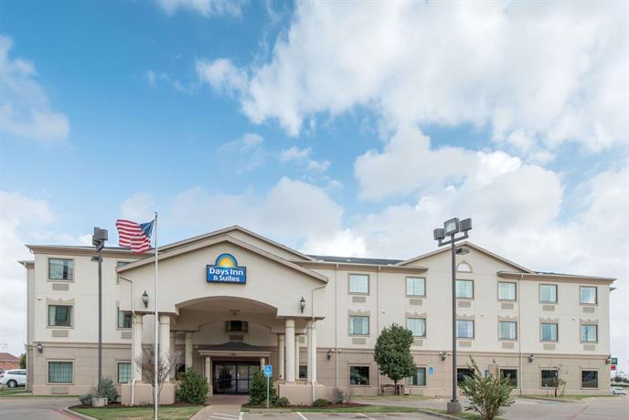 Days Inn Suites Wichita Falls