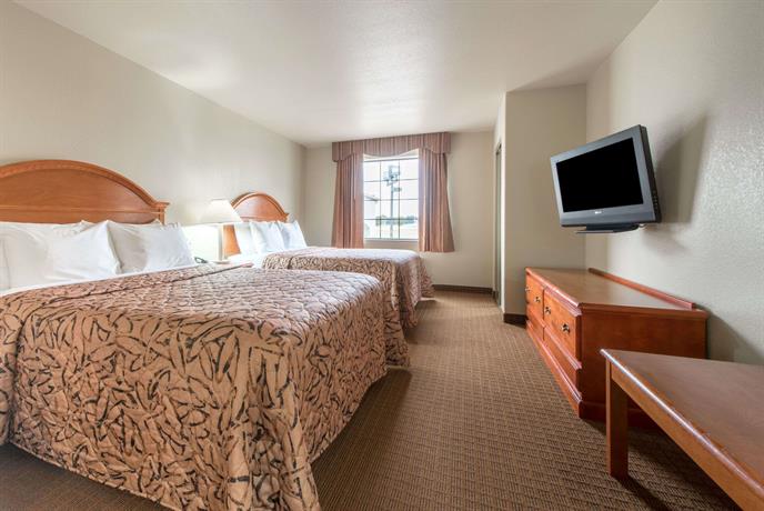 Days Inn Suites Wichita Falls