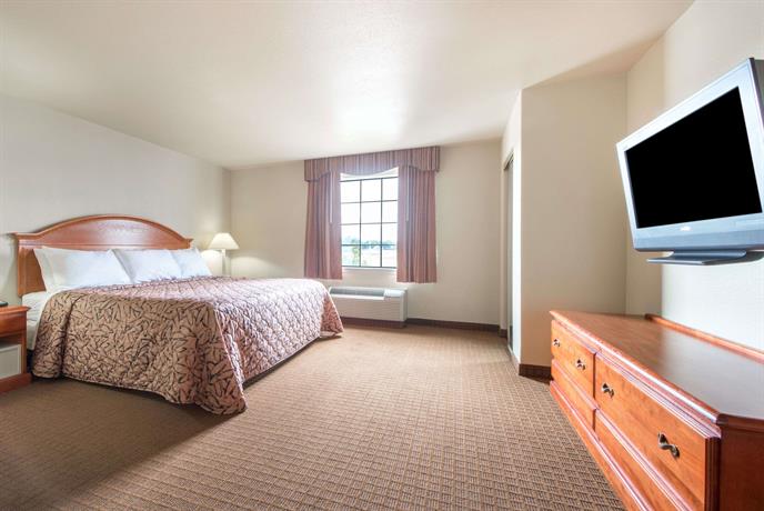 Days Inn Suites Wichita Falls