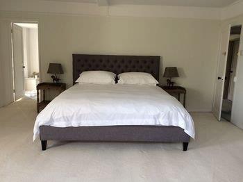 Bolt Hole Earnley