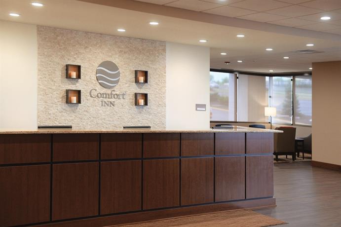 Comfort Inn Suites Event Center Des Moines Compare Deals