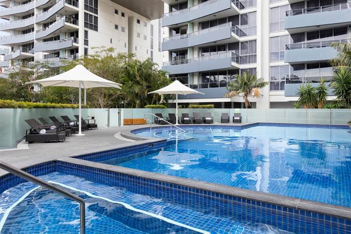 Meriton Suites Broadbeach, Gold Coast - Compare Deals