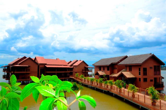 Bukit Merah Laketown Resort, Semanggol - Compare Deals