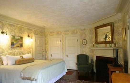 Moseley Cottage Inn And The Town Motel Bar Harbor Compare