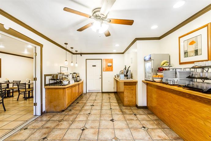 Comfort Inn Monterey By The Sea Compare Deals