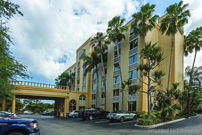 Inn Suites West Palm Beach Airport Compare Deals