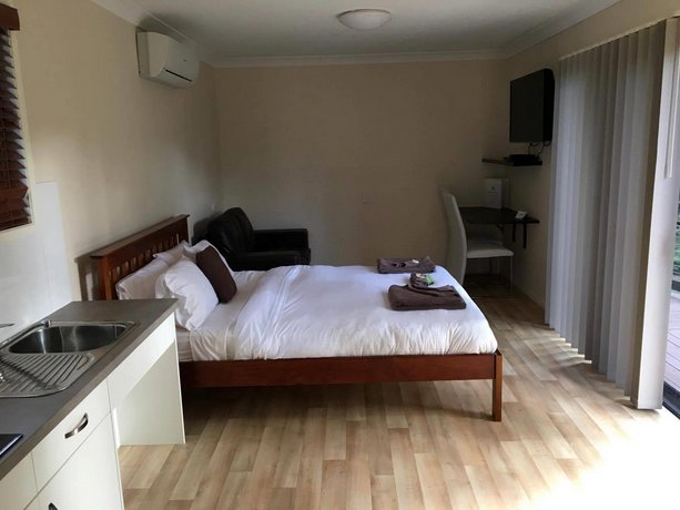 Mapleton Cabins & Caravan Park