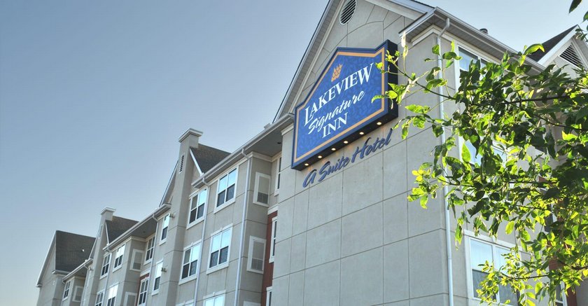 Lakeview Signature Inn Calgary Airport Compare Deals - 