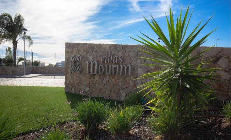 Aldeamento Villas Mourim by Garvetur
