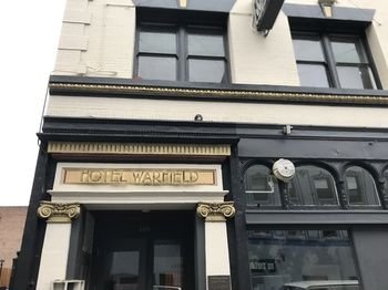 워필드 호텔, Warfield Hotel