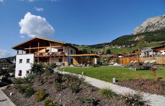 Boutique Hotel Nives - Luxury & Design in the Dolomites