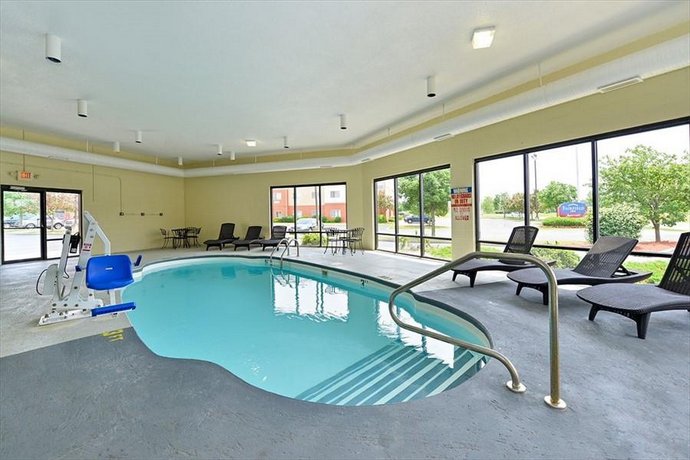 Quality Inn Suites Southport Indianapolis Compare Deals