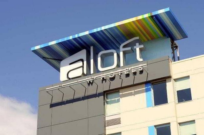 알로프트 몬트리올 에어포트, Aloft Montreal Airport