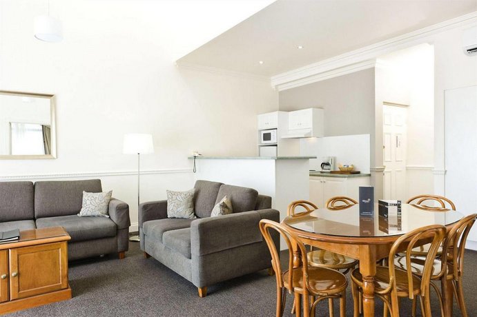 Majestic Old Lion Apartments Adelaide Compare Deals About Majestic Old Lion Apartments
