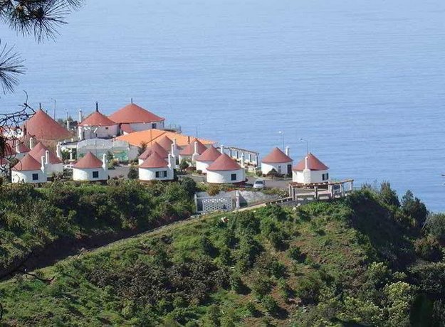 Cabanas De Sao Jorge Village Santana