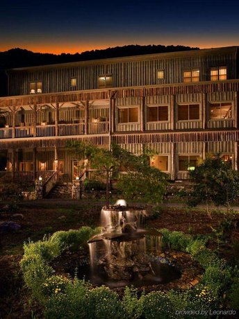 The Esmeralda Inn, Chimney Rock - Compare Deals