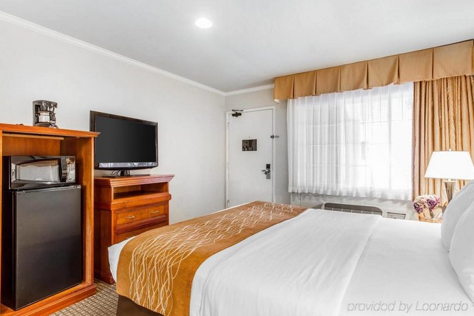 Comfort Inn Monterey By The Sea Compare Deals