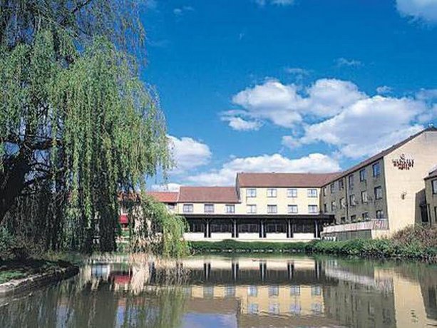 Travelodge Bath Waterside