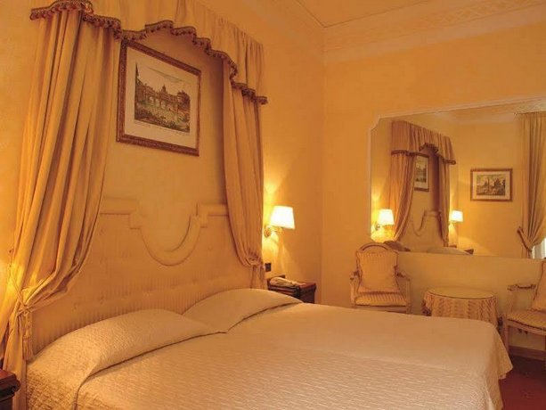 콜론나 팰리스 호텔, Colonna Palace Hotel