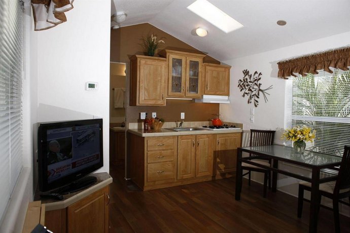 Arden Acres Executive Suites Cottages Sacramento Compare Deals