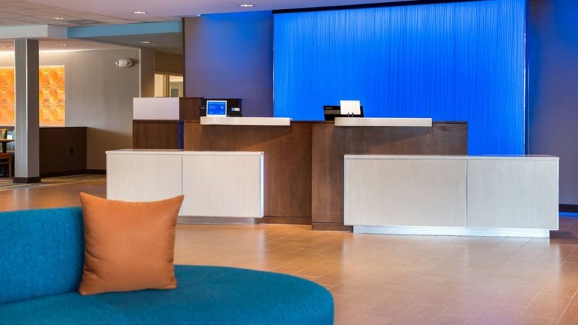 Fairfield Inn Suites By Marriott Orlando East Ucf Area Compare